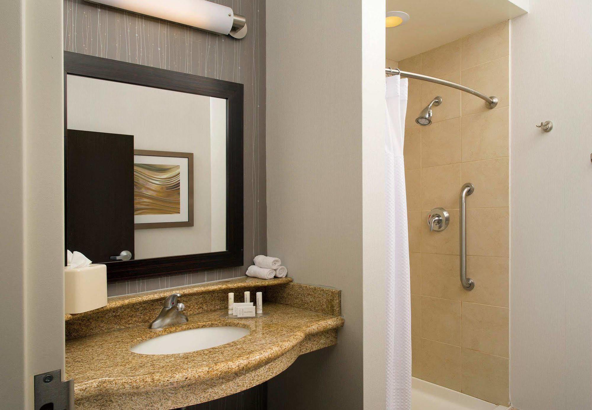 Courtyard By Marriott Wichita Falls Esterno foto