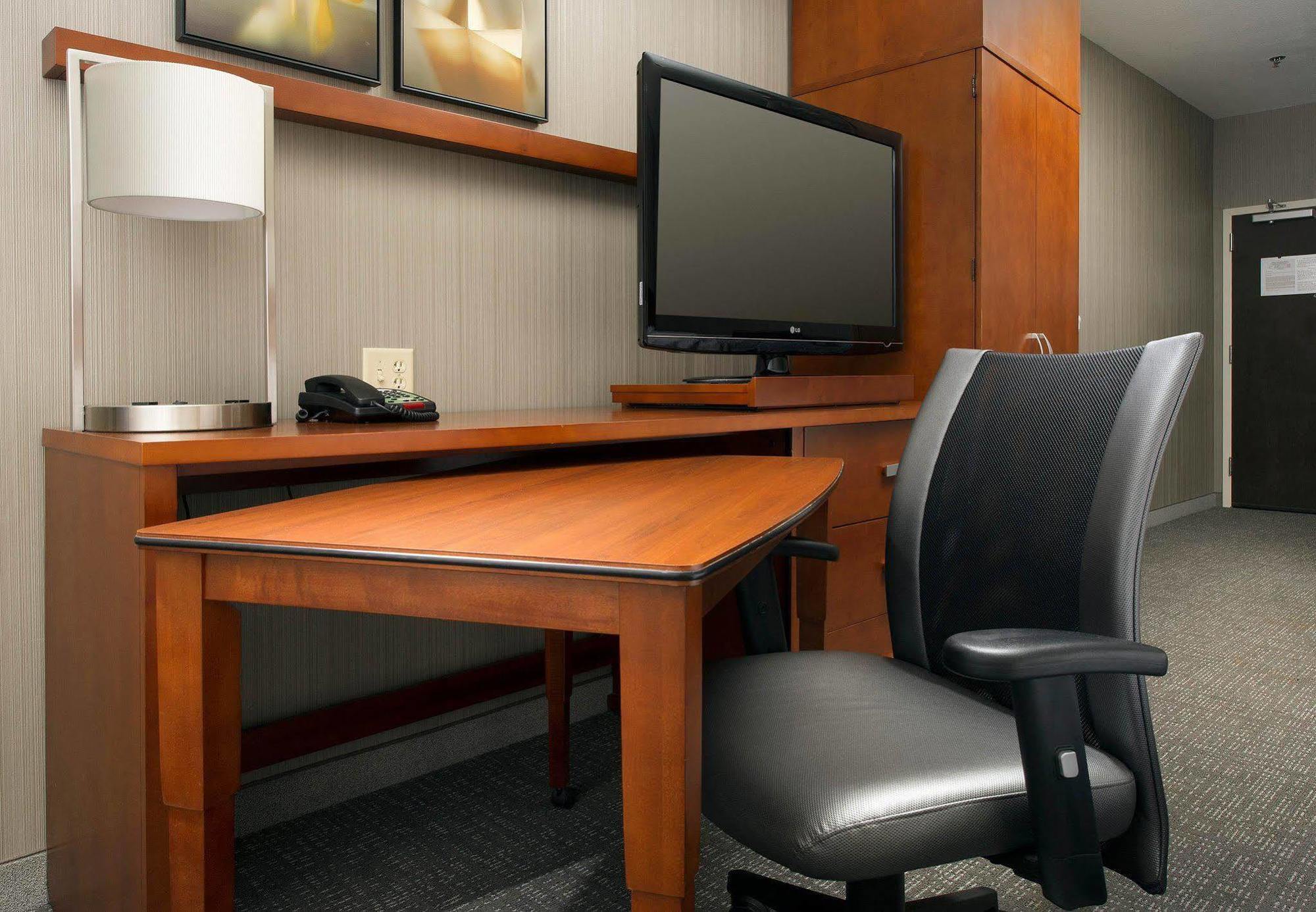 Courtyard By Marriott Wichita Falls Esterno foto
